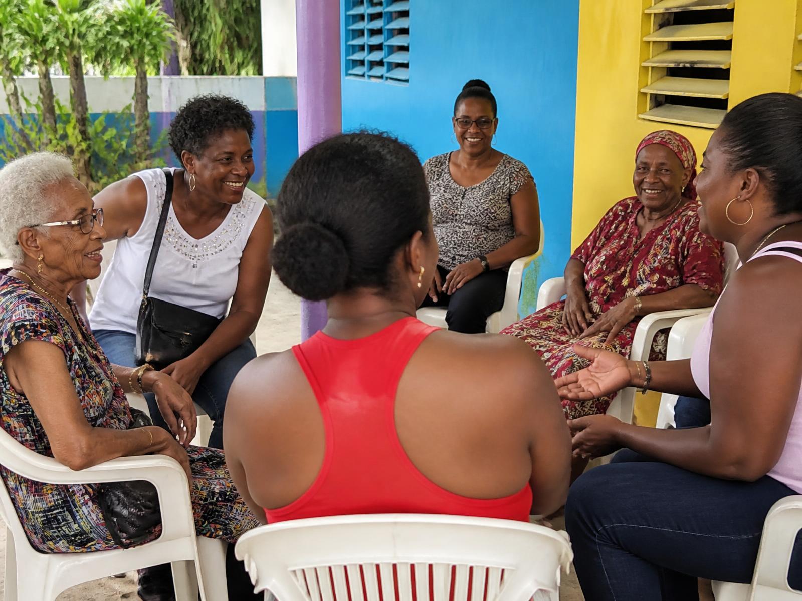 Vrouwen in gesprek tijdens HUNTU Women Connect